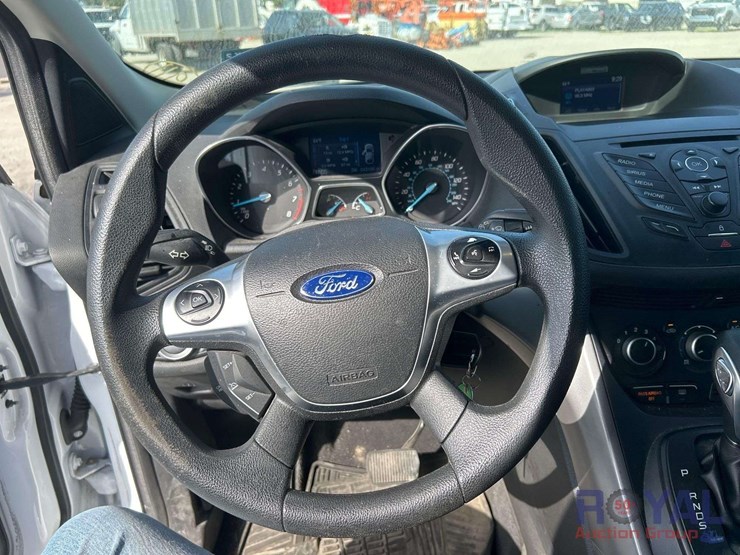 2015-ford-escape-image-13