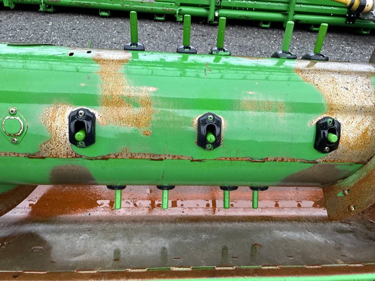 2013-john-deere-635f-image-16