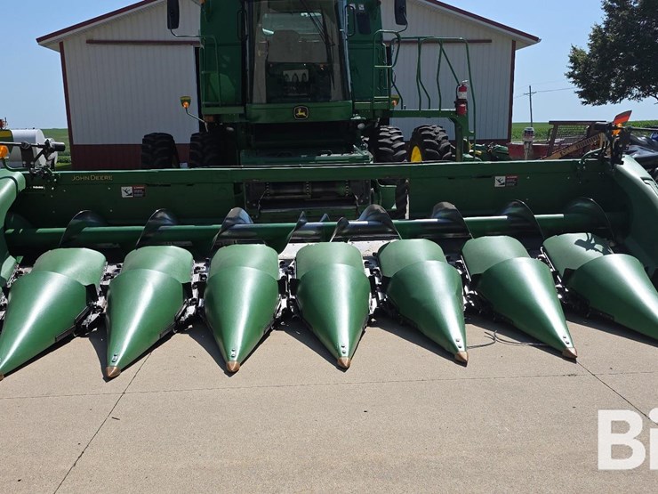 2013-john-deere-608c-image-2