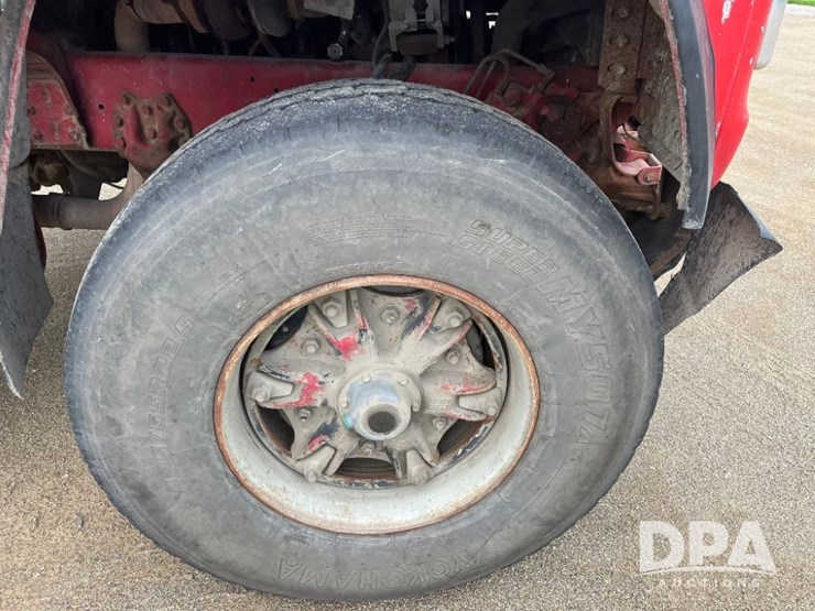1995-ford-l9000-image-35