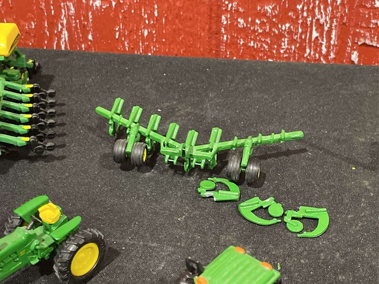 john-deere-64-image-6