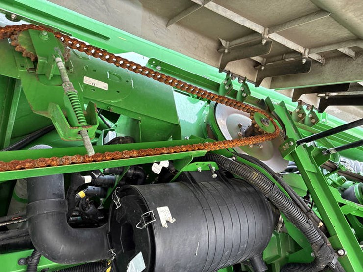 2014-john-deere-s680-image-52