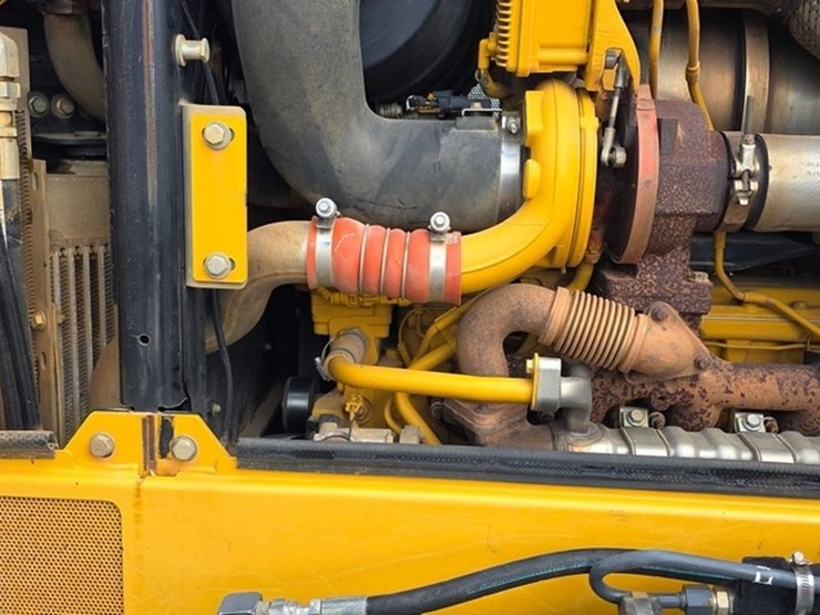 2014-deere-700k-lgp-image-53