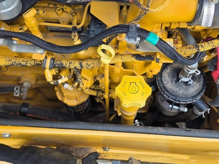 2014-deere-700k-lgp-image-59