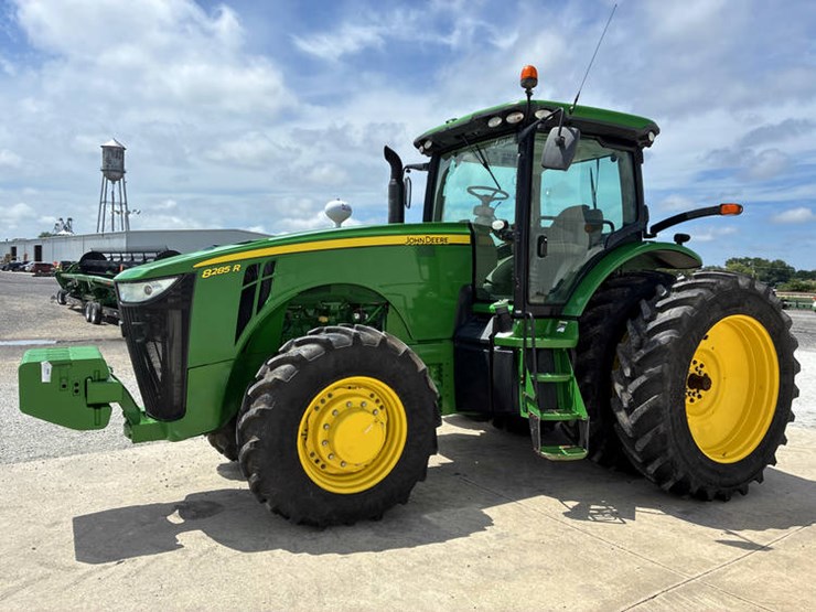 2014-john-deere-8285r-image-13