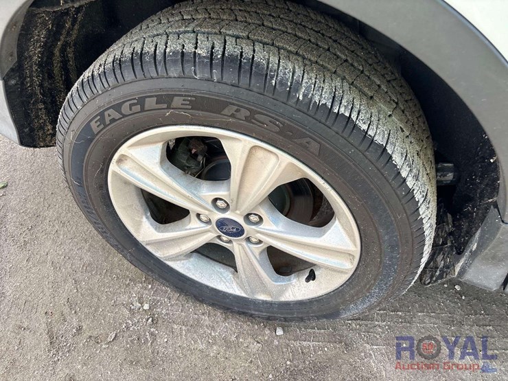 2016-ford-escape-se-image-28