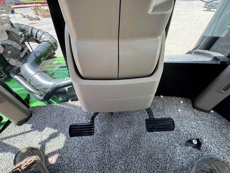 2017-john-deere-9570r-image-64