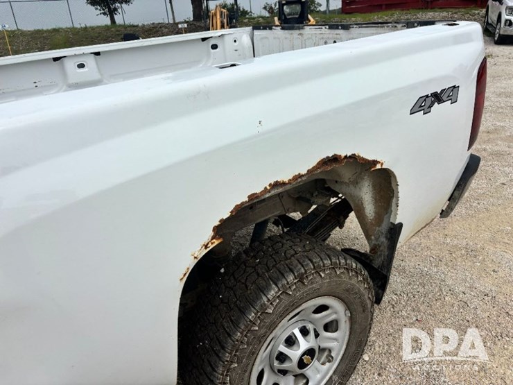 2013-chevrolet-3500hd-image-24