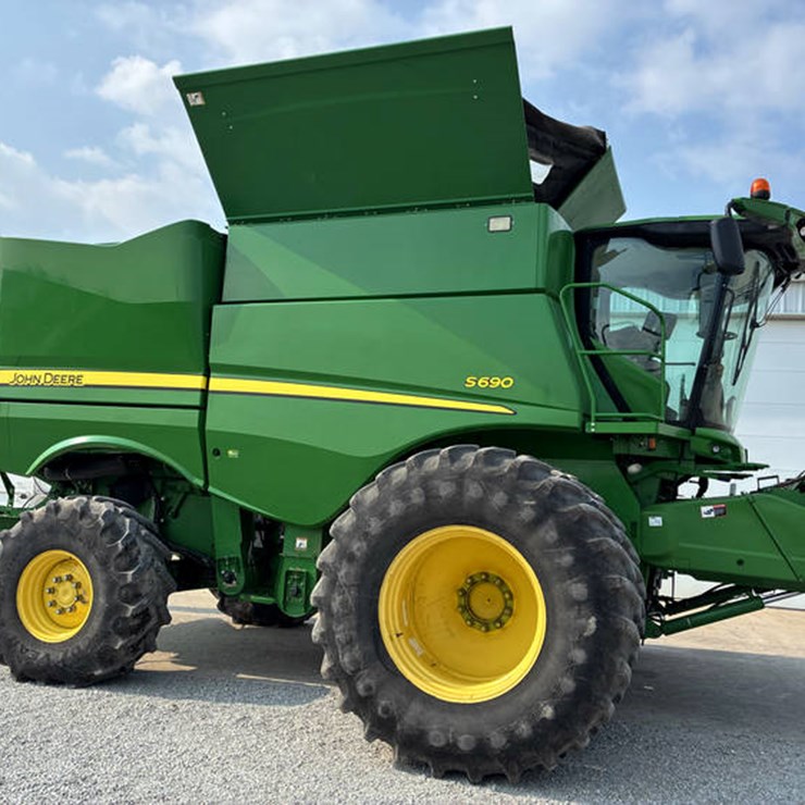 2014 JOHN DEERE S690