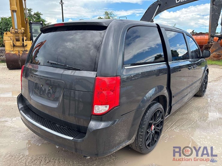 2012-dodge-grand-caravan-image-3