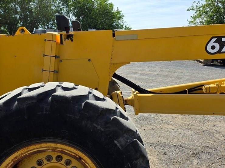 2001-deere-670c-image-9