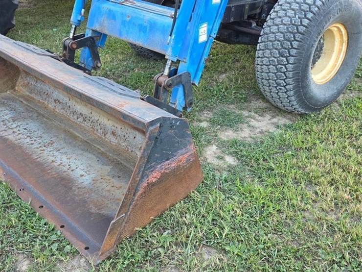 new-holland-tn70d-image-34