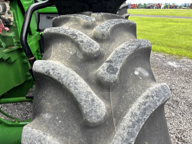 2009-john-deere-8430-image-38