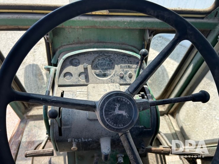 john-deere-3020-image-15
