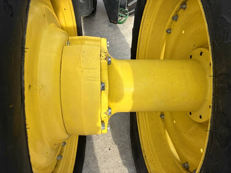 2012-john-deere-8360r-image-49