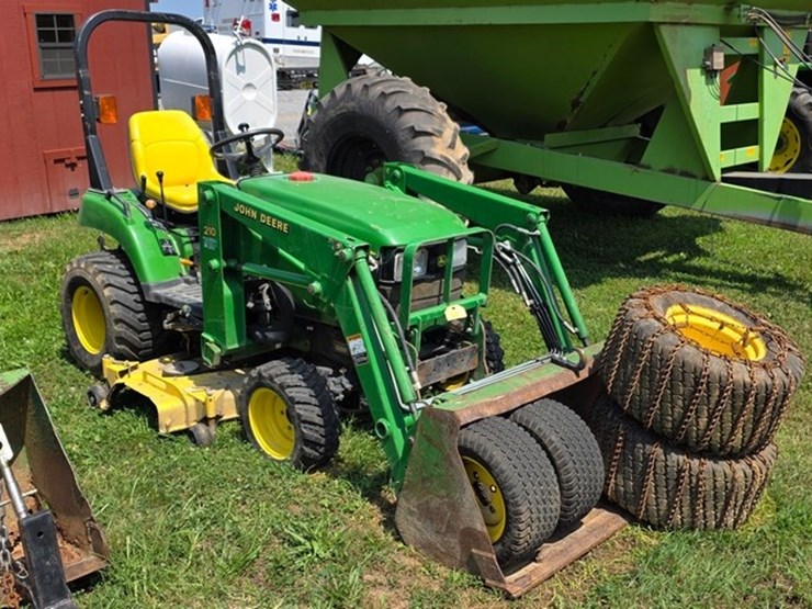 john-deere-2210-image-1