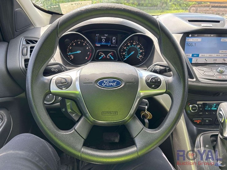 2016-ford-escape-se-image-13
