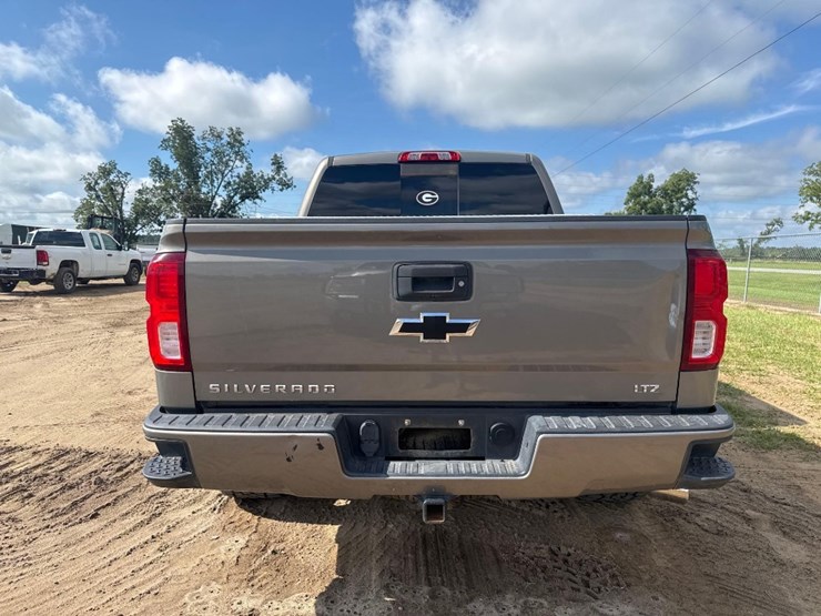 2017-chevrolet-silverado-image-7