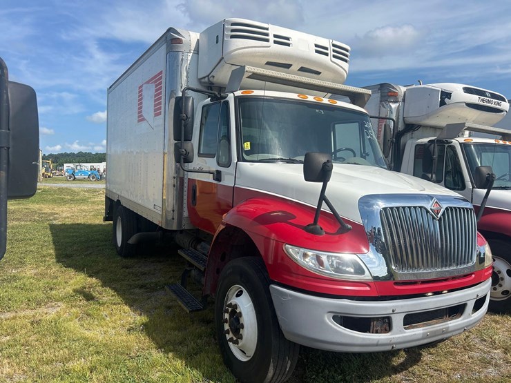 2015-international-durastar-4300-image-3