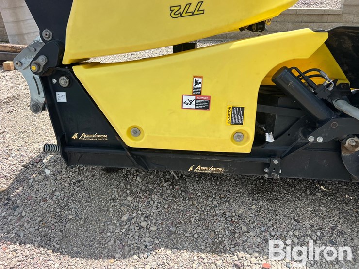 2020-john-deere-772-image-9