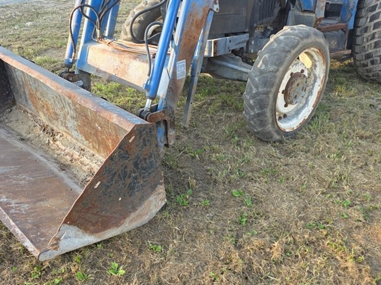 new-holland-tn70-image-31