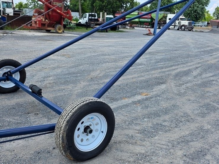 new-harvest-t852-8"x52'-transport-auger-image-28