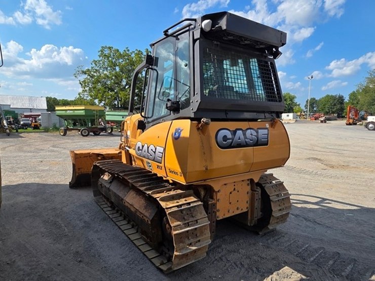 2012-case-850l-xlt-image-3