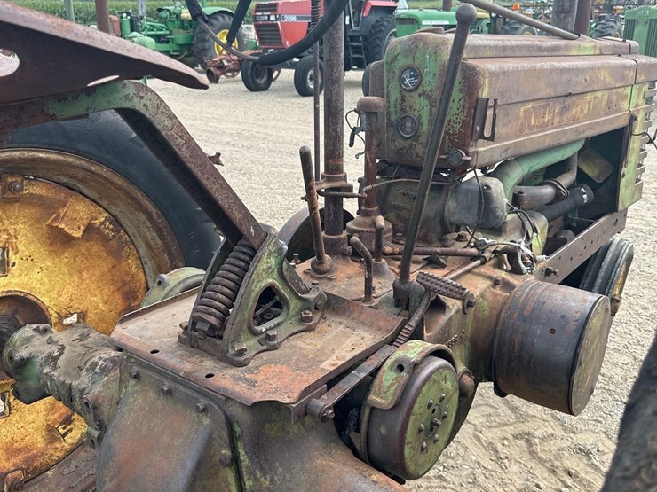 john-deere-b-image-9