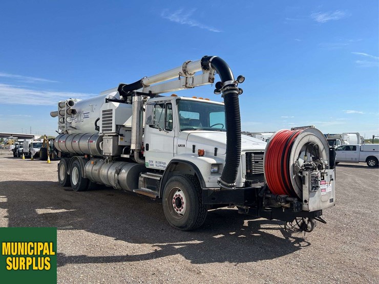 2000-freightliner-fl80-image-4