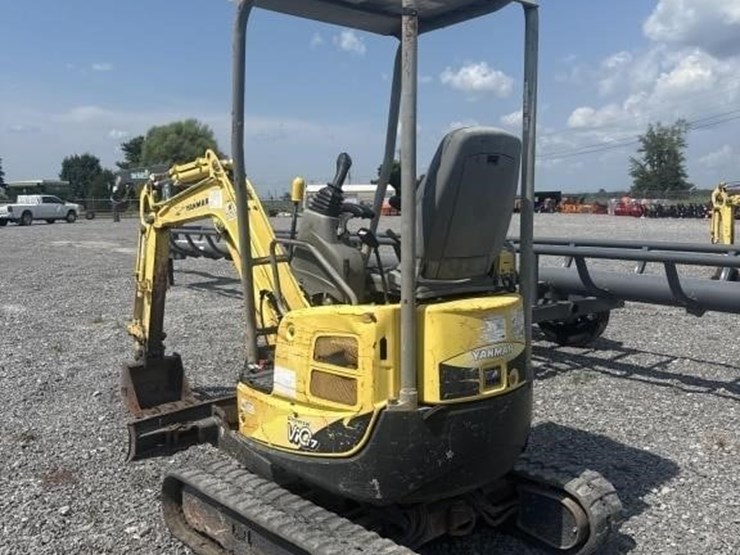 yanmar-vio17-image-2