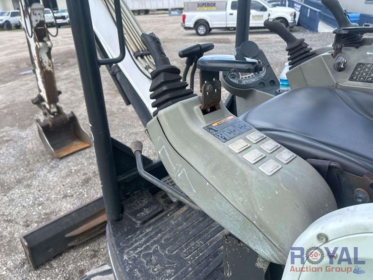 2016-bobcat-e35-image-23