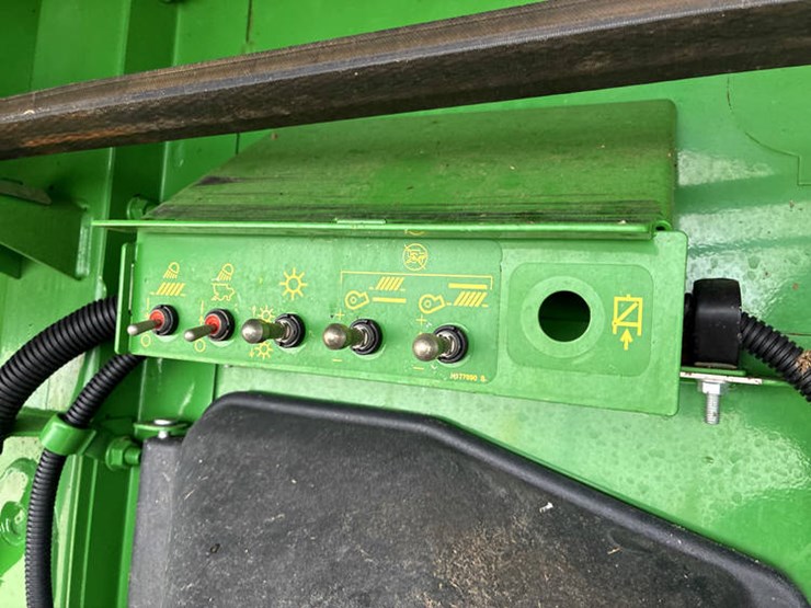 2015-john-deere-s680-image-65