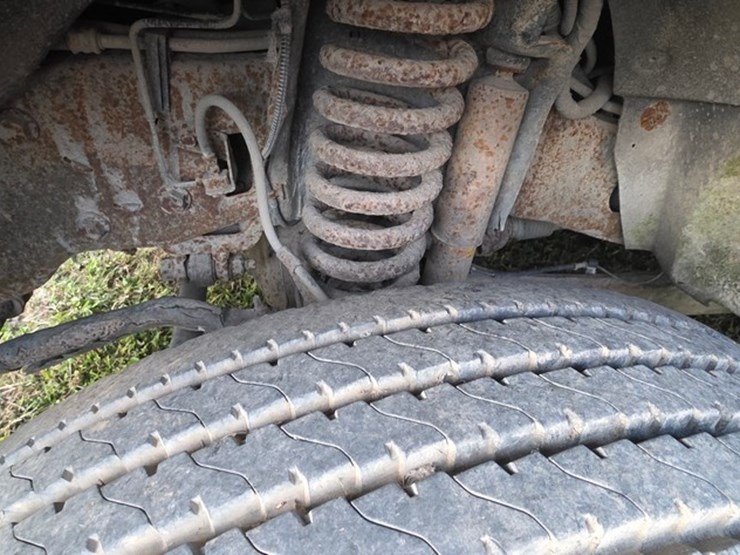 2010-ford-f550-image-37