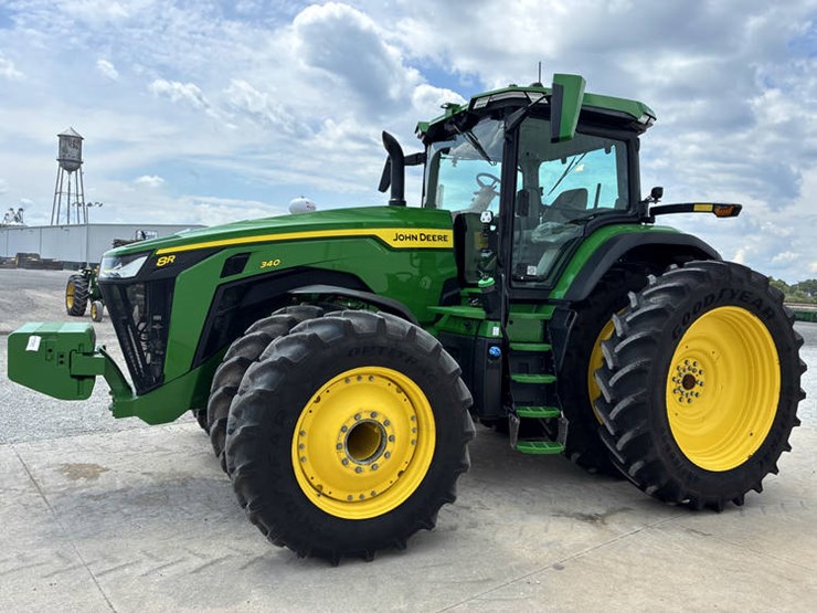 2023-john-deere-8r-340-image-8