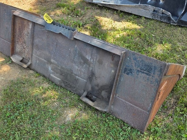 cat-66"-skidloader-bucket-image-2