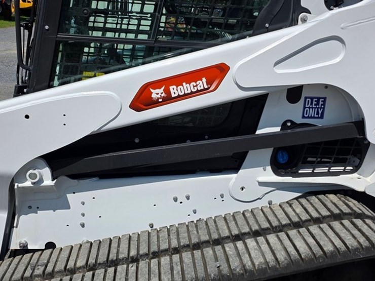 2023-bobcat-t770-image-28