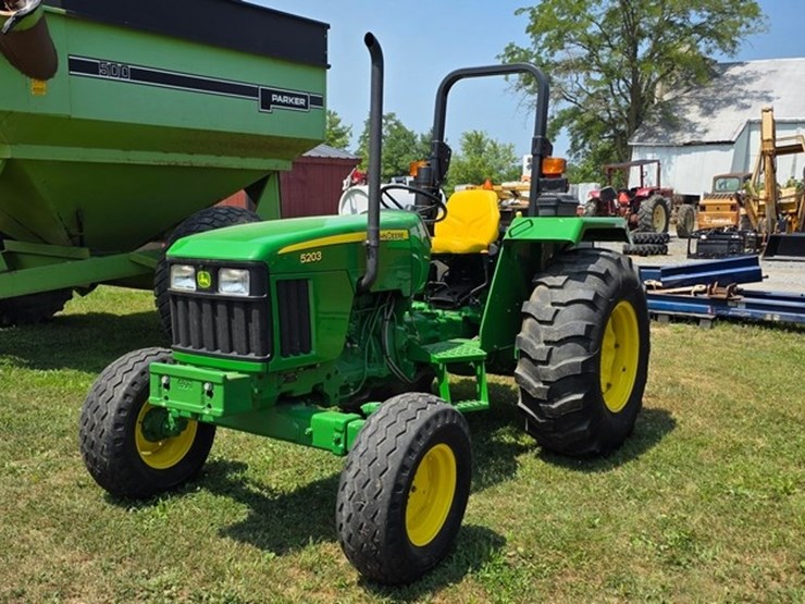 john-deere-5203-image-2