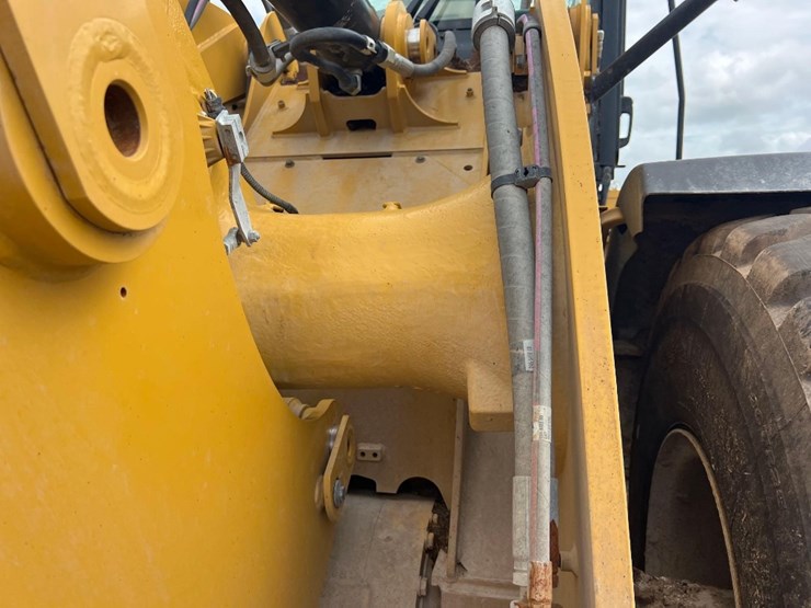 caterpillar-926m-image-11