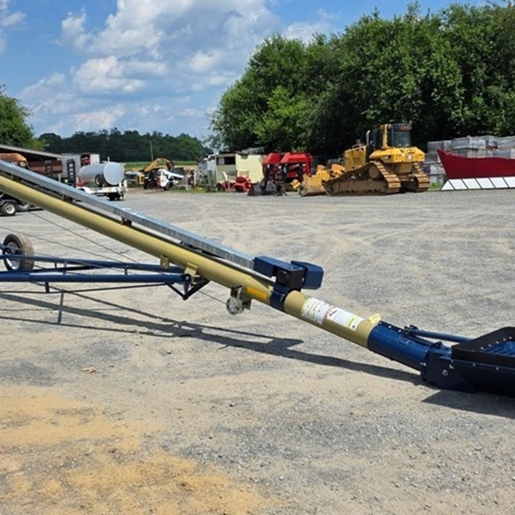 New Harvest T852 8"x52' Transport Auger