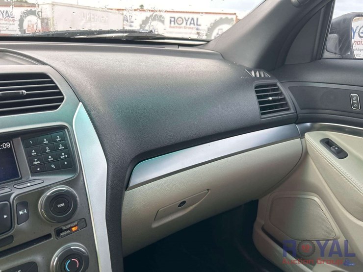 2013-ford-explorer-image-18