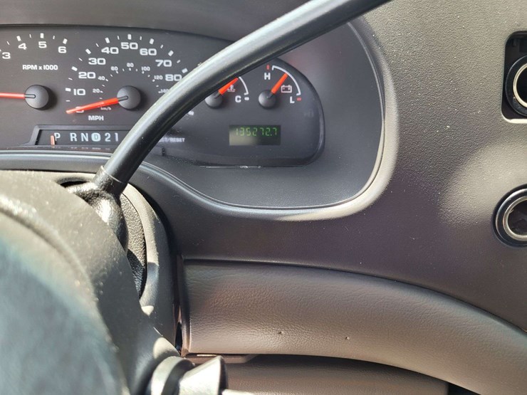 2007-ford-e250-image-13