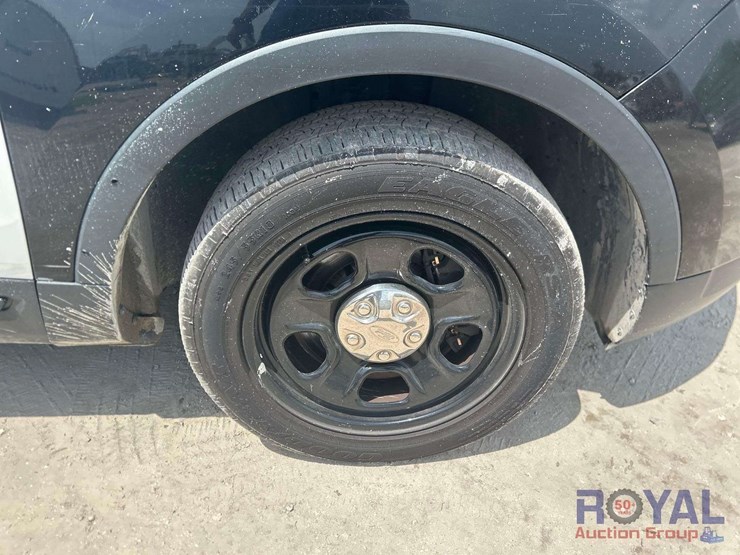 2016-ford-explorer-image-28