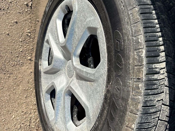 2016-ford-explorer-image-27