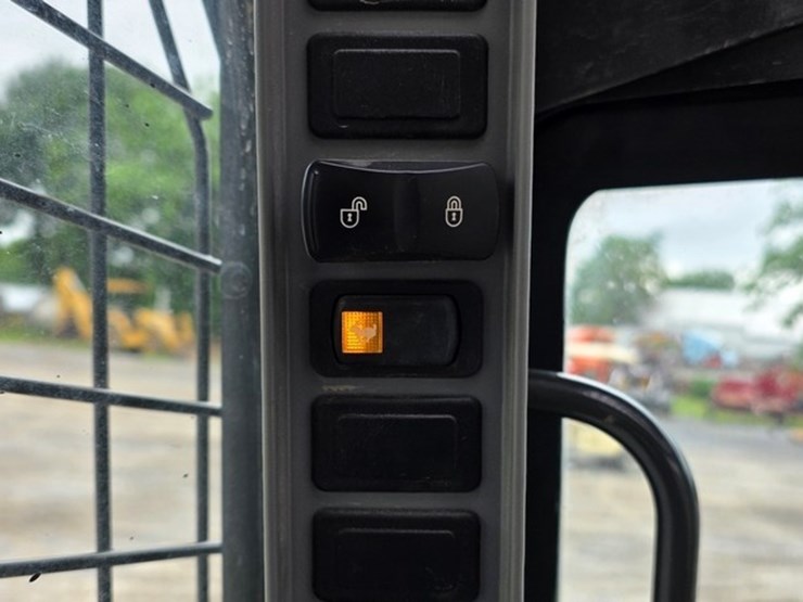 2022-case-tr340b-image-52