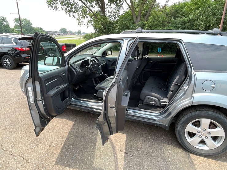 2010-dodge-journey-sxt-image-45