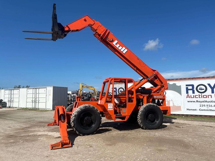lull-highlander-1044c-54-series-ii-10,000lb-4x4-rough-terrain-telehandler-image-6