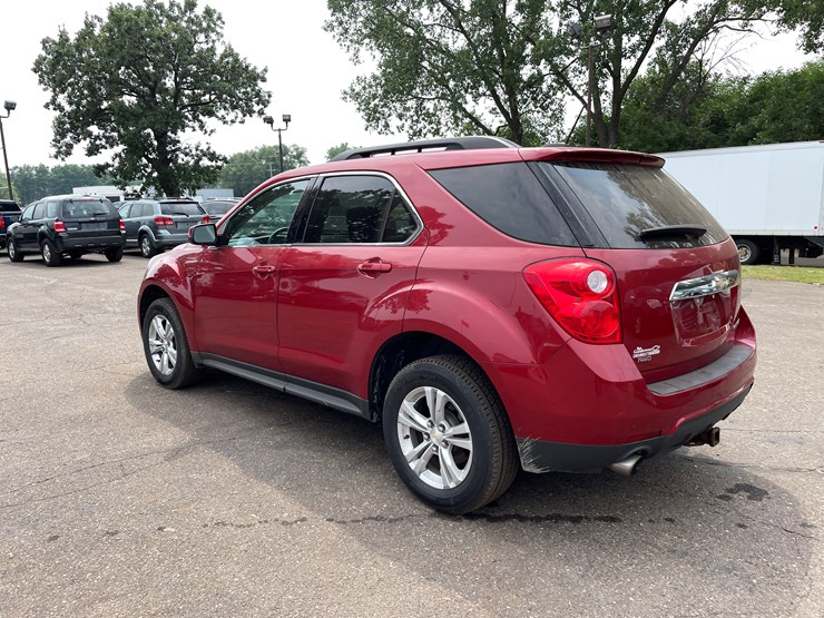 2015-chevrolet-equinox-lt-image-3