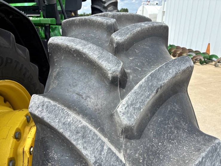 2023-john-deere-8r-340-image-45