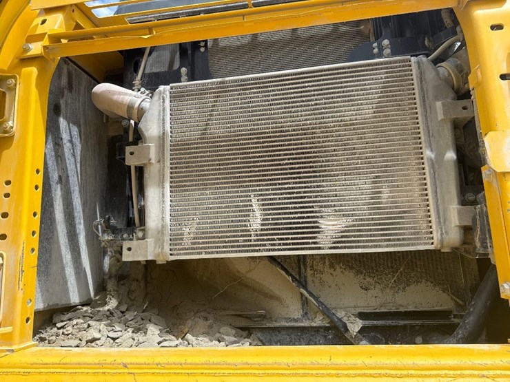 2023-komatsu-pc360-lc-11-image-18