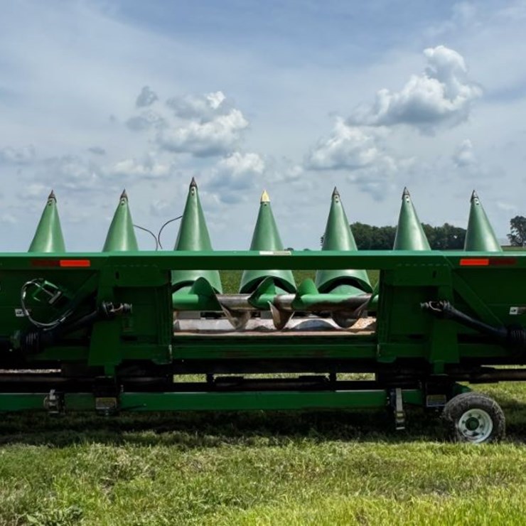 2010 JOHN DEERE 608C